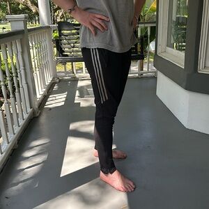 Adidas men’s skinny leg jogger